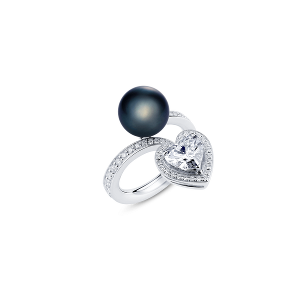 Venus Diamond Heart Pavé Ring