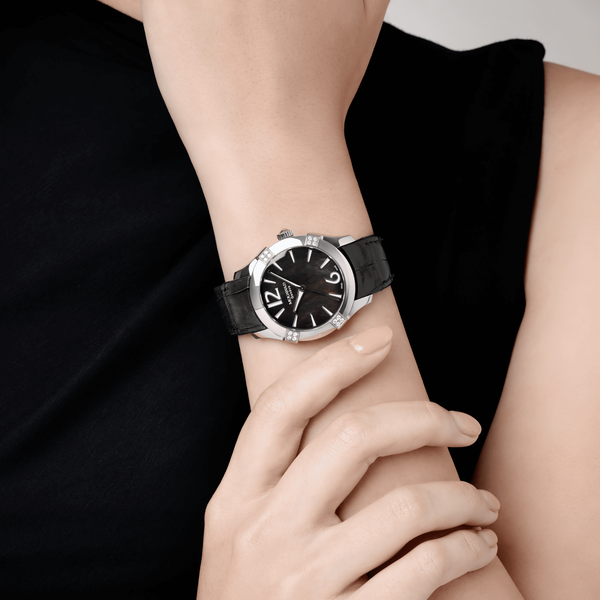 La Griffe Lady in Black Leather