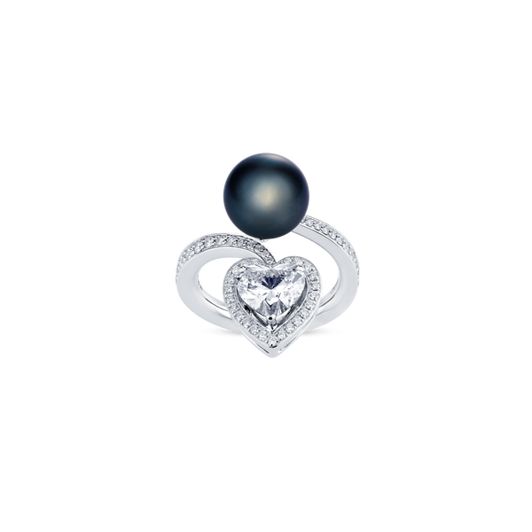 Venus Diamond Heart Pavé Ring