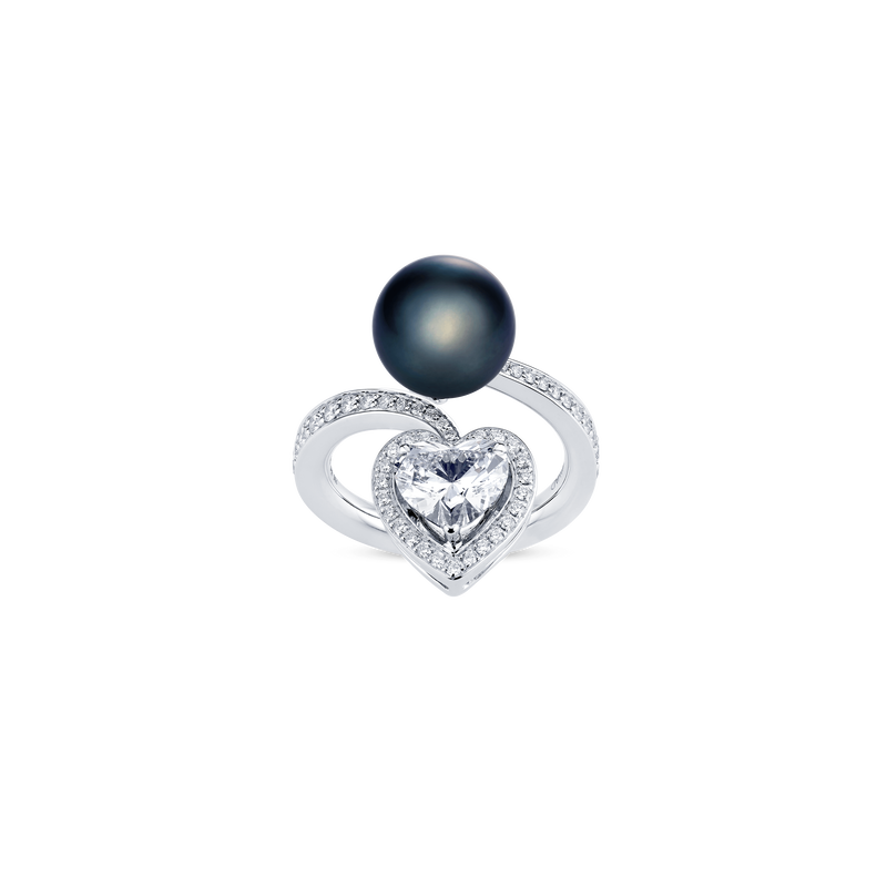 Venus Diamond Heart Pavé Ring