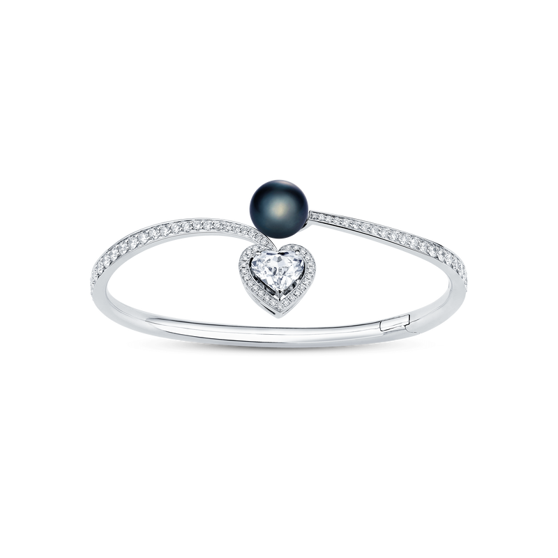 Venus Diamond Heart Pavé Bangle